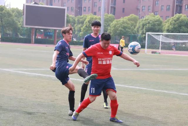 晋级世界杯决赛后，施魏因施泰格和阿根廷球迷一起庆祝
